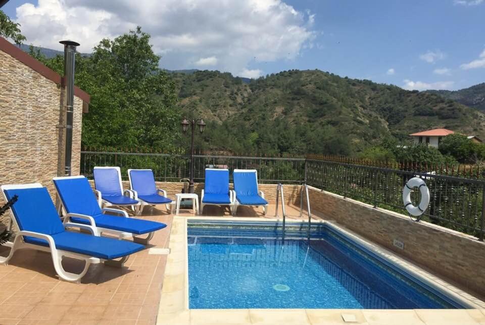 The Love Holiday House Tris Elies Exterior foto
